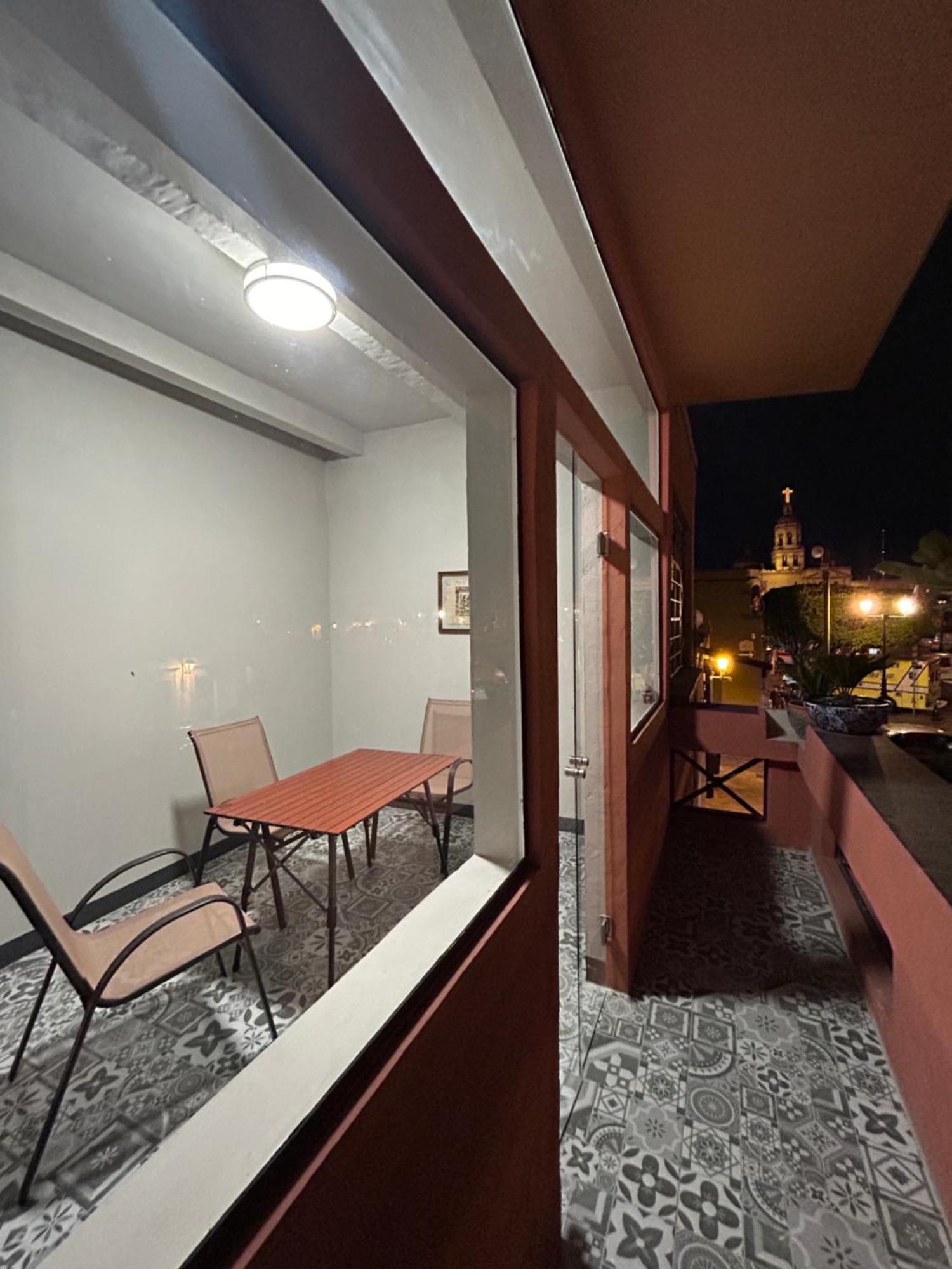 Отель Lolita & Enri, La Mejor Ubicacion Y Vista En El Centro De Керетаро Экстерьер фото